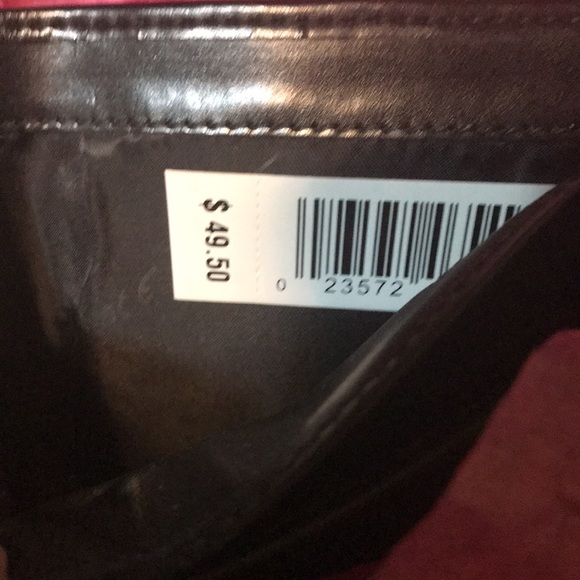 HOLD—Men’s Kenneth Cole leather wallet NWT - Picture 5 of 10